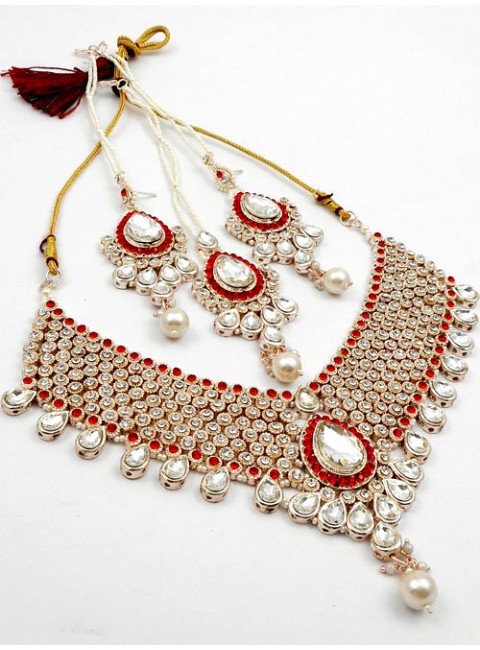 Stonestudded Jewelry Set